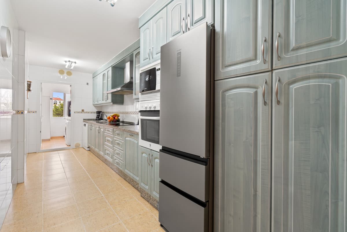Middle Floor Apartment in Estepona — photo 8 of 10