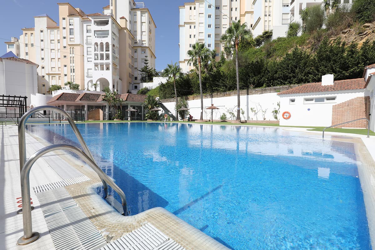Middle Floor Apartment in Estepona — photo 10 of 10