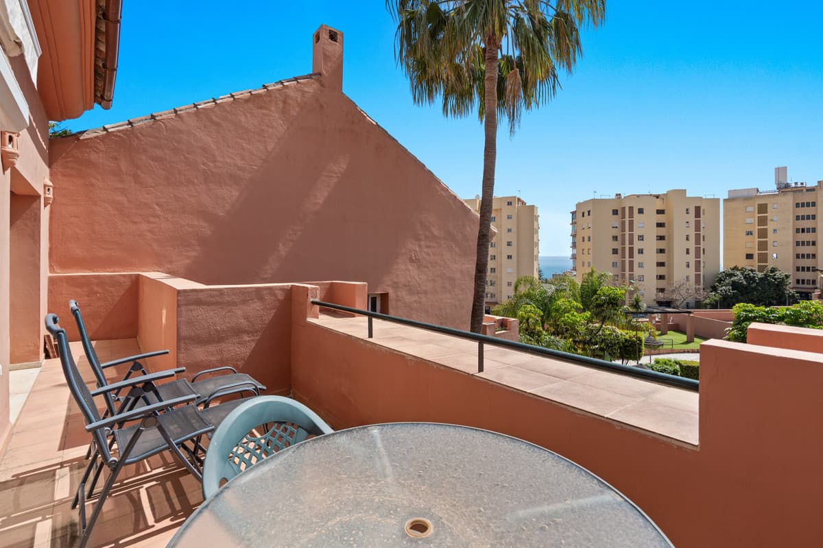 Penthouse Duplex in Estepona — photo 3 of 10