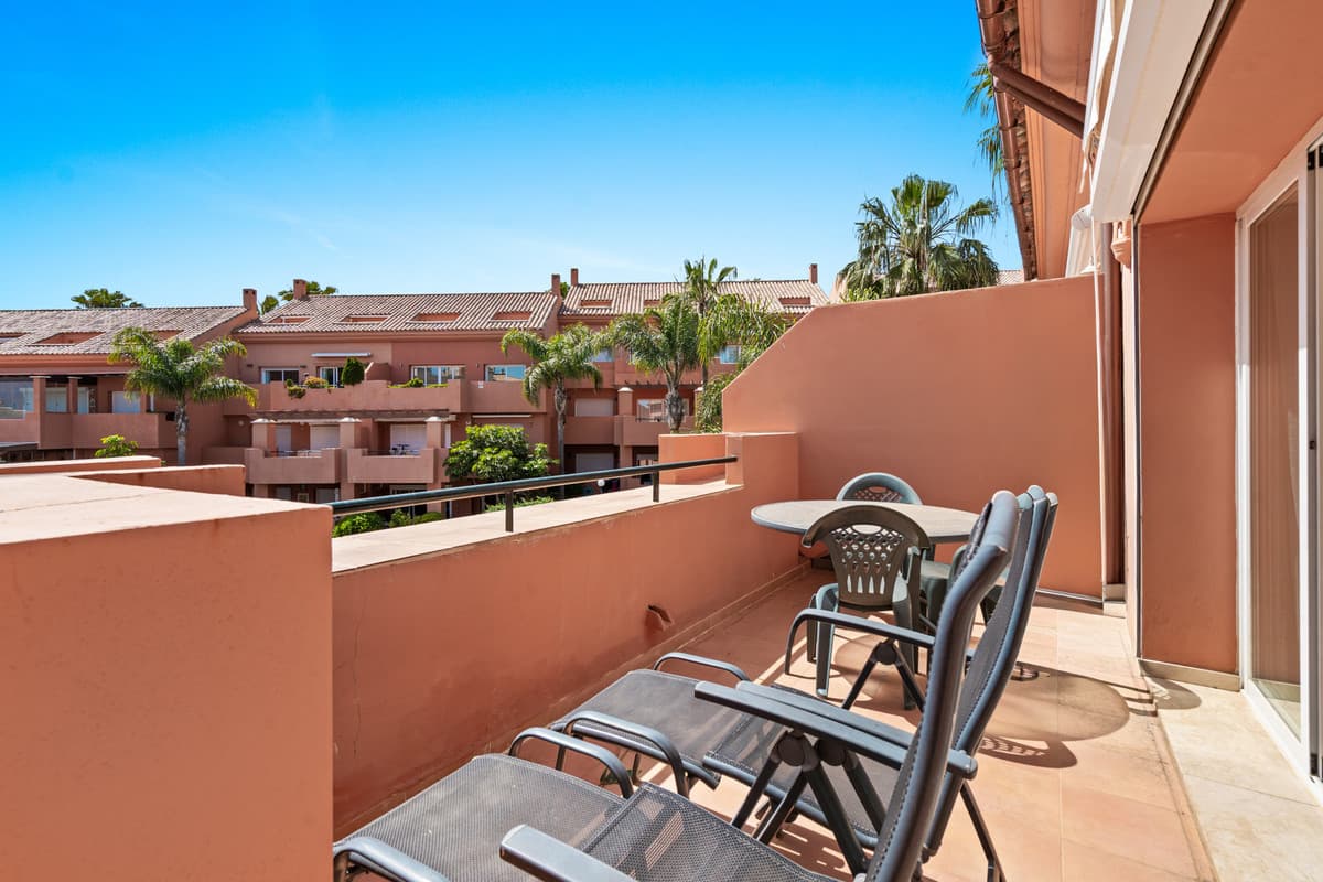 Penthouse Duplex in Estepona — photo 7 of 10