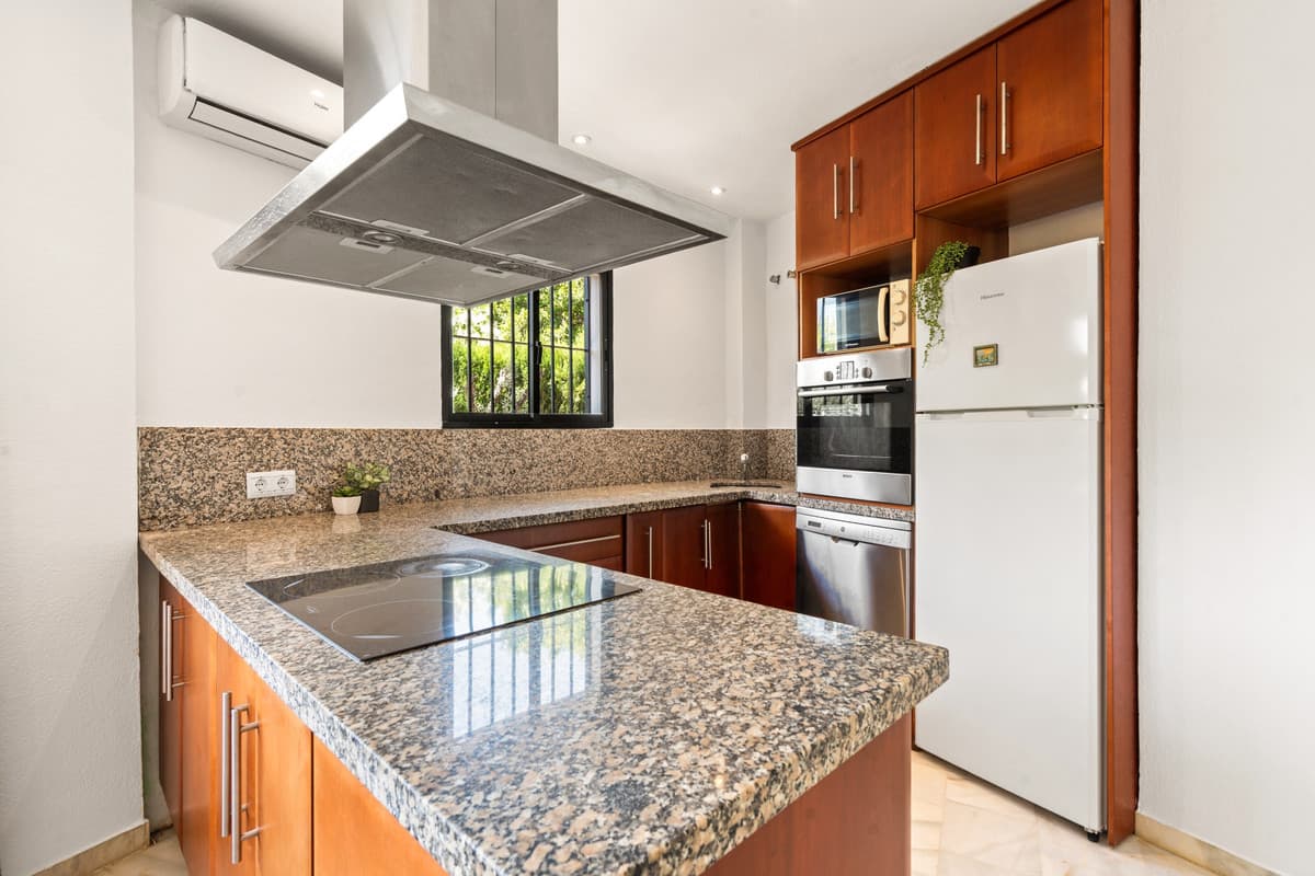 Ground Floor Apartment in Estepona — photo 6 of 10