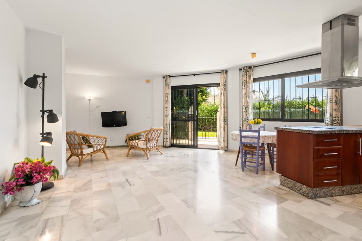 Ground Floor Apartment in Estepona — photo 7 of 10