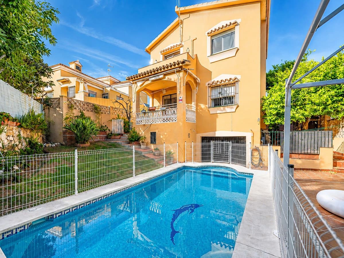 Detached Villa in Marbella — photo 1 of 10