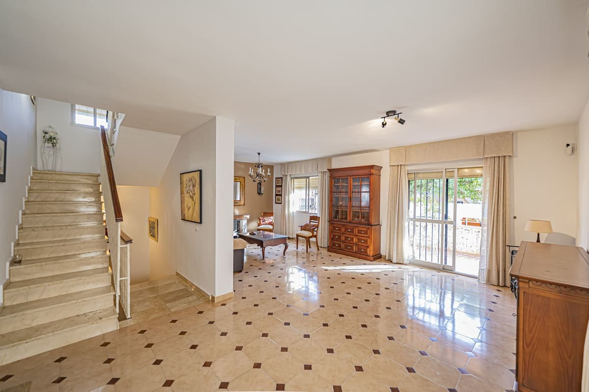 Detached Villa in Marbella — photo 8 of 10