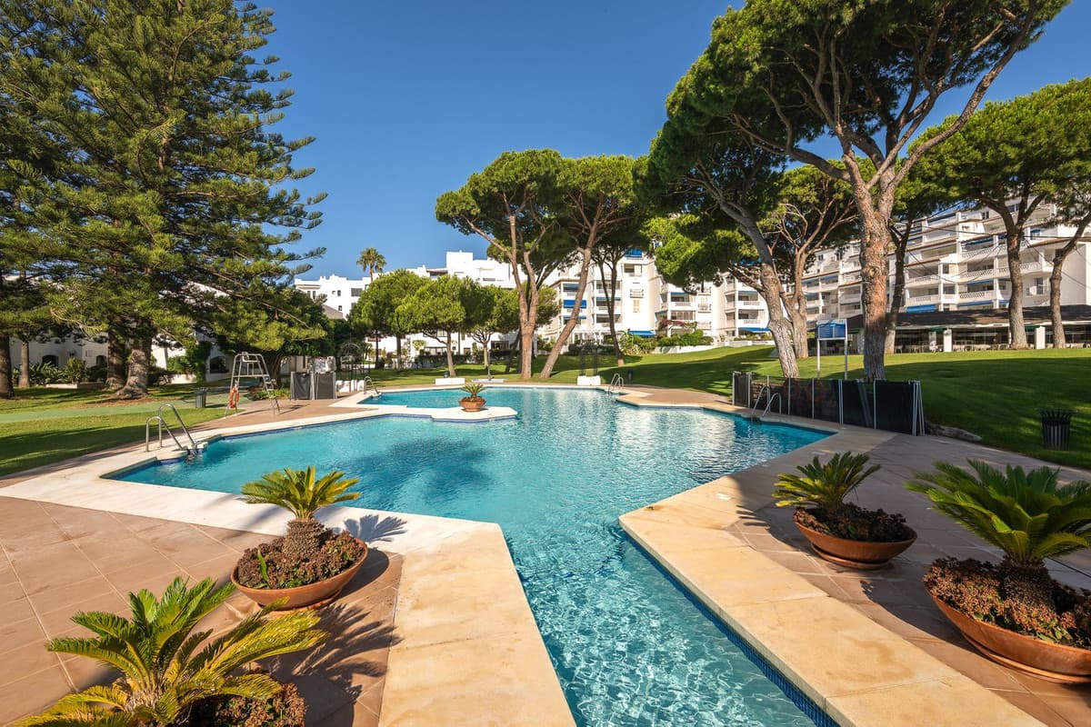 Middle Floor Apartment in Puerto Banús — photo 6 of 10