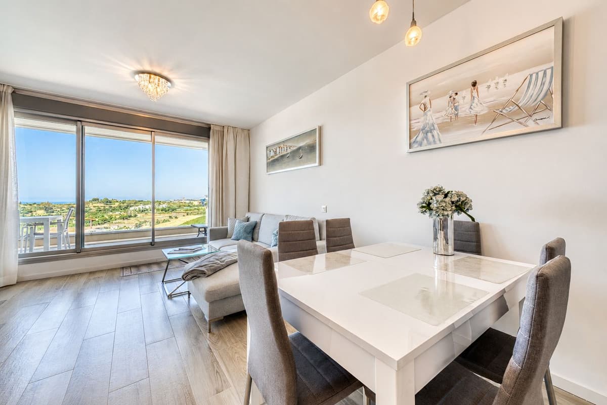 Middle Floor Apartment in Estepona — photo 8 of 10