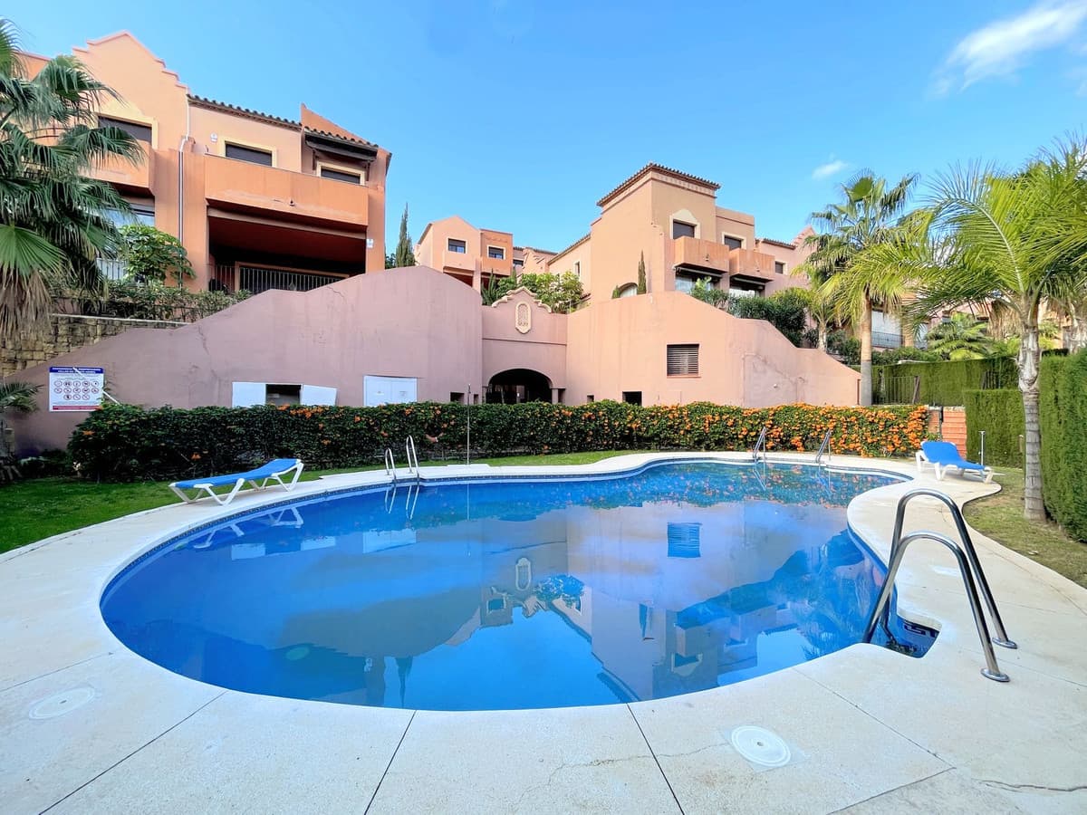 Semi-Detached House in Estepona — photo 2 of 10