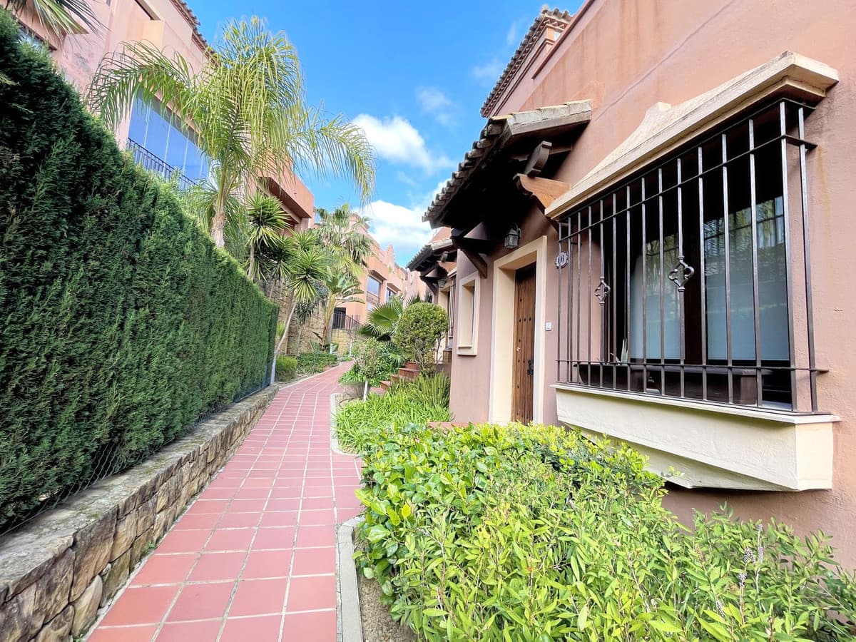 Semi-Detached House in Estepona — photo 3 of 10
