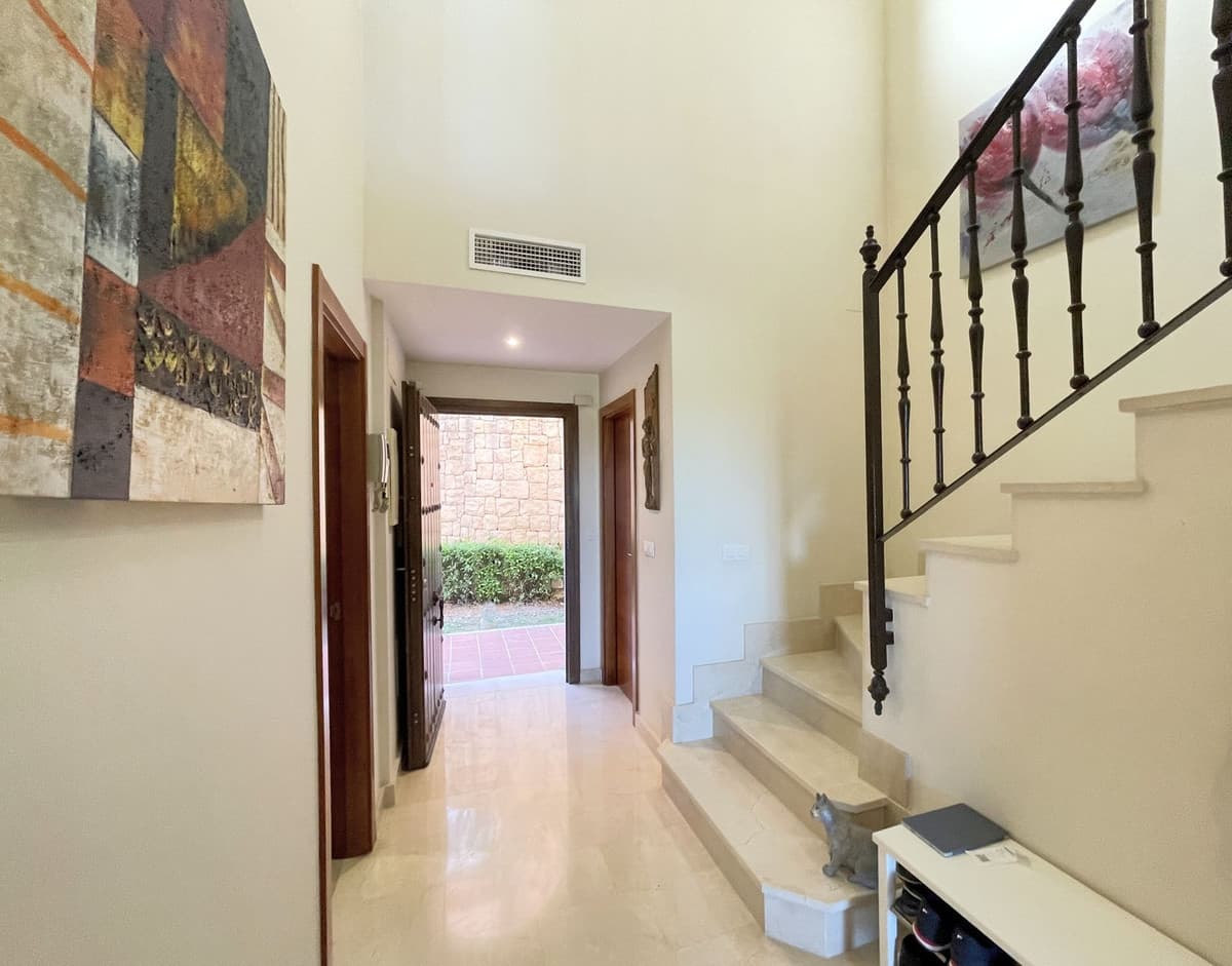 Semi-Detached House in Estepona — photo 7 of 10