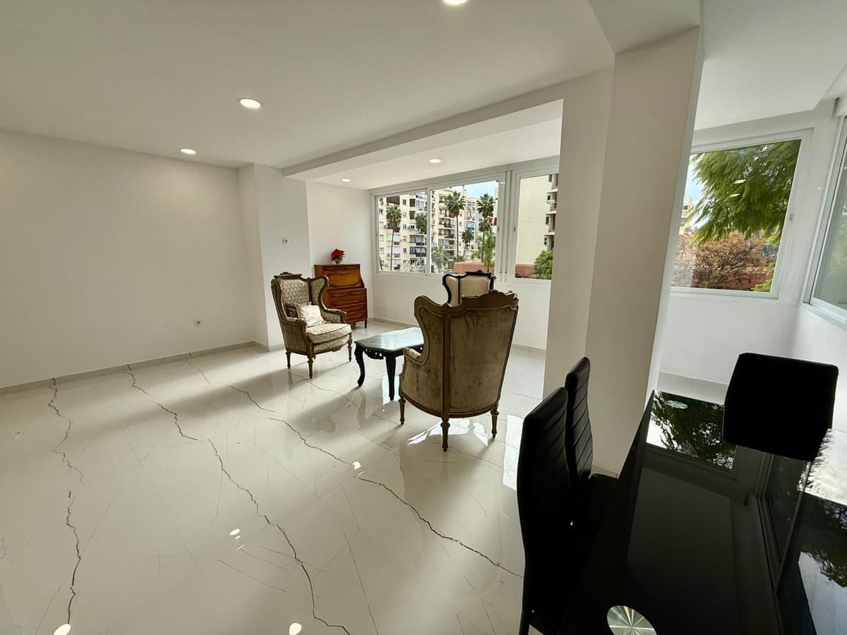 Middle Floor Apartment in Marbella — photo 2 of 10