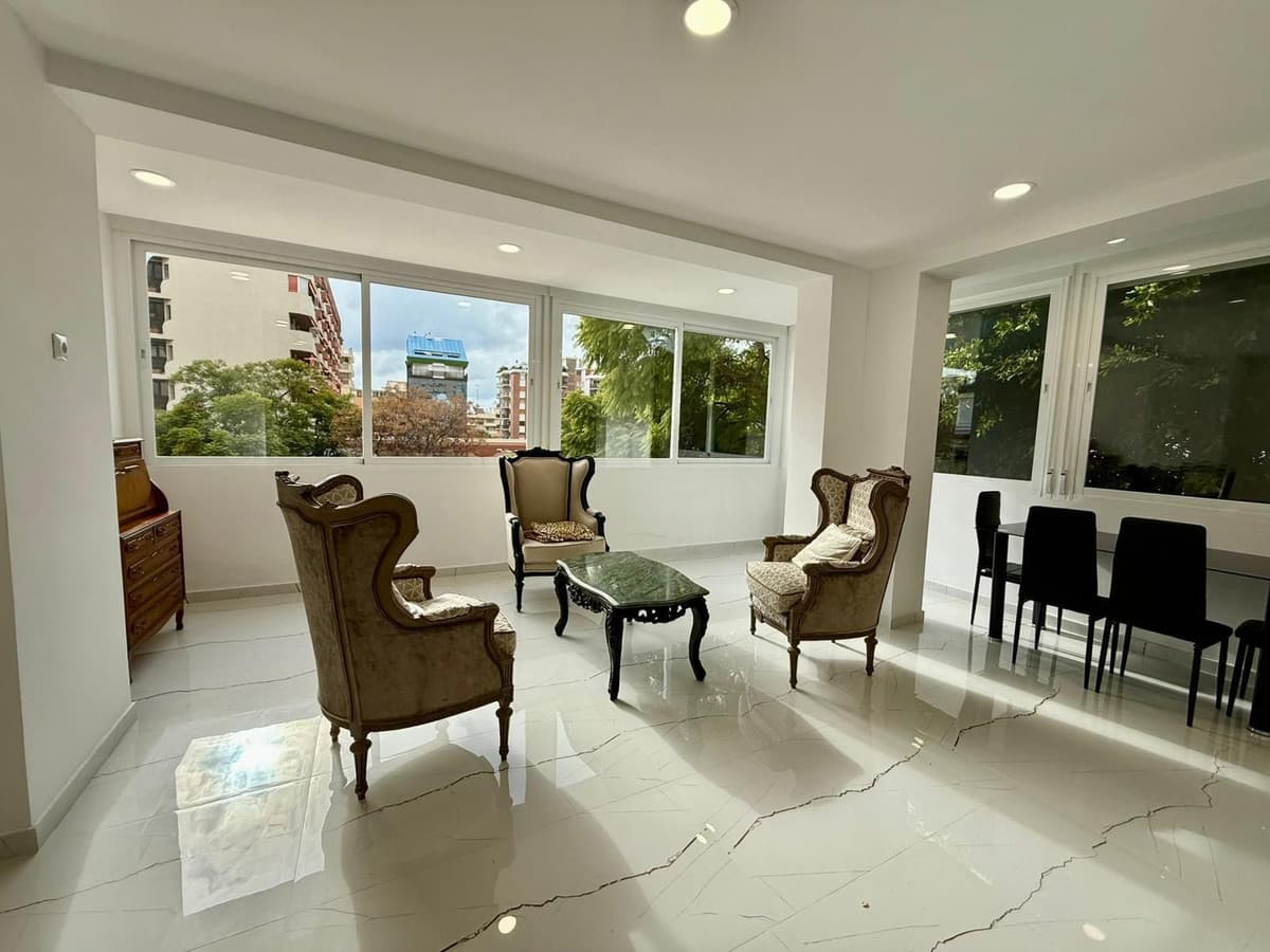 Middle Floor Apartment in Marbella — photo 5 of 10