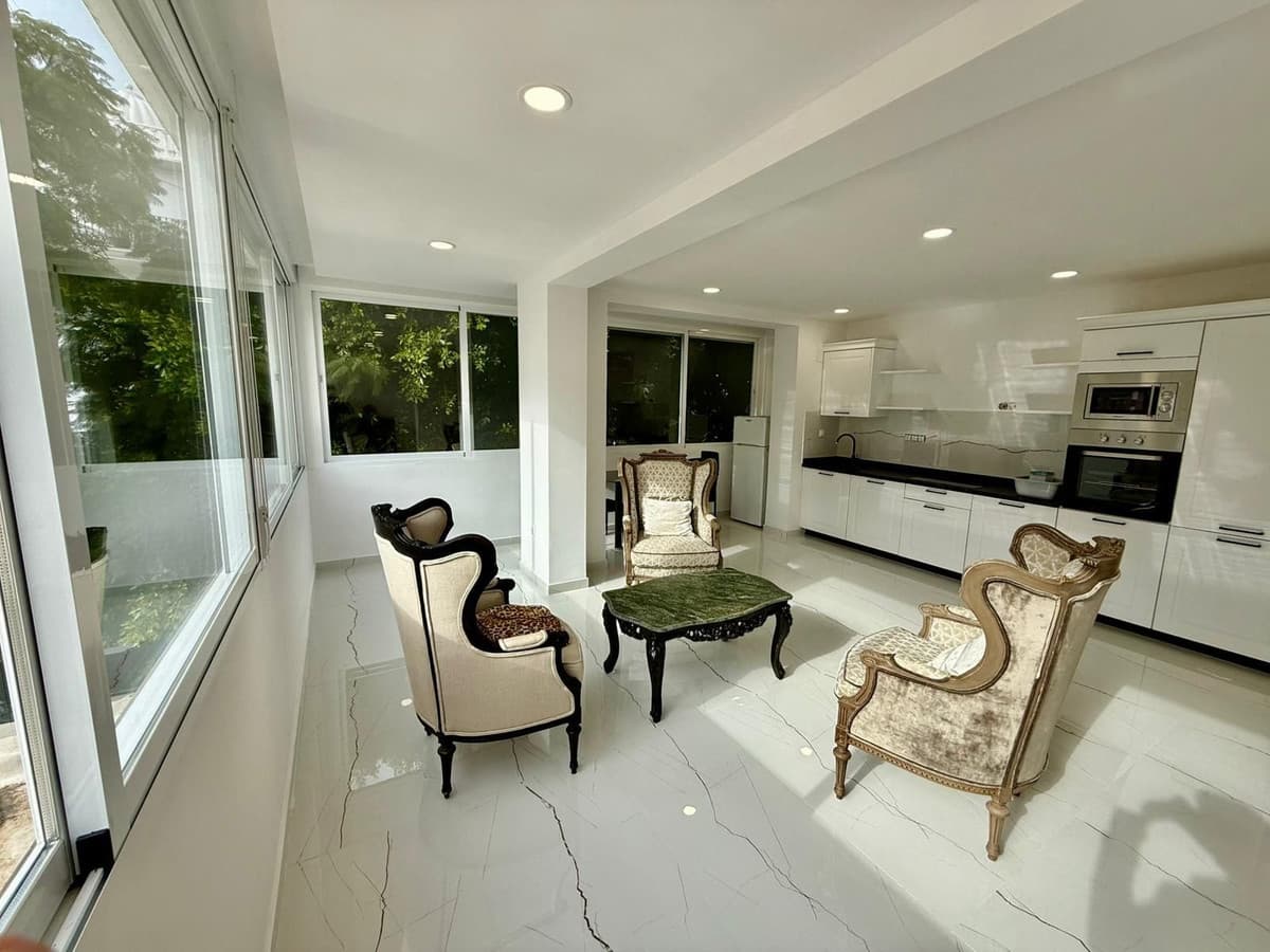 Middle Floor Apartment in Marbella — photo 10 of 10