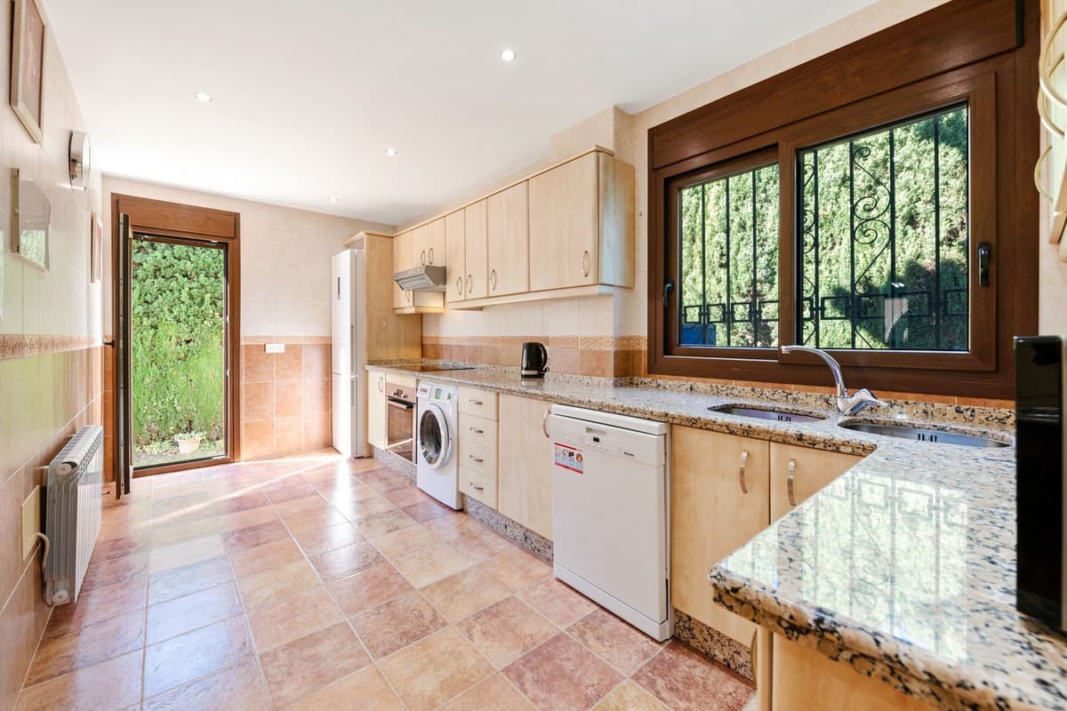 Detached Villa in Atalaya — photo 5 of 10