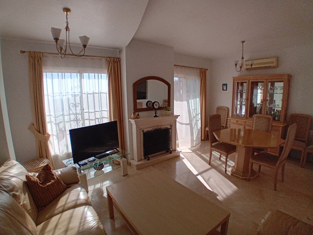 Semi-Detached House in Manilva — photo 3 of 10