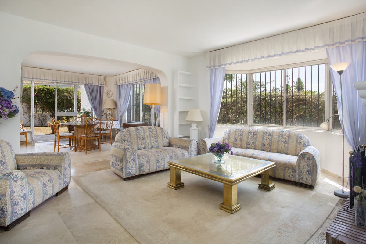Detached Villa in Guadalmina Baja — photo 3 of 10