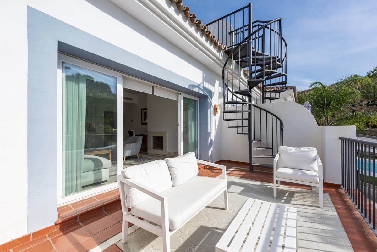 Penthouse Duplex in Benahavís — photo 2 of 10