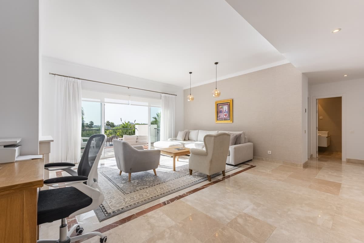 Penthouse Duplex in Benahavís — photo 4 of 10