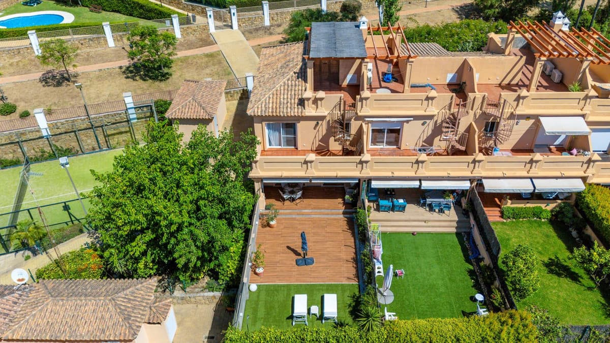 Semi-Detached House in Estepona — photo 3 of 10