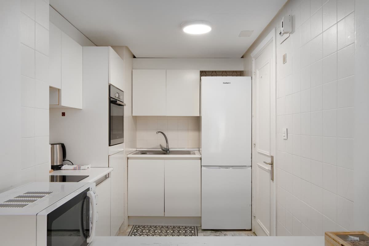 Middle Floor Apartment in The Golden Mile — photo 6 of 10