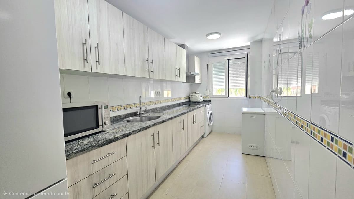 Middle Floor Apartment in Fuengirola — photo 9 of 10
