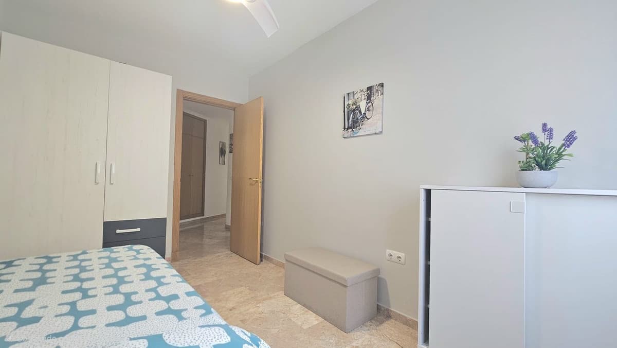 Middle Floor Apartment in Fuengirola — photo 10 of 10