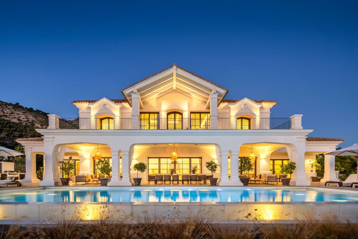 Detached Villa in Benahavís — photo 1 of 10