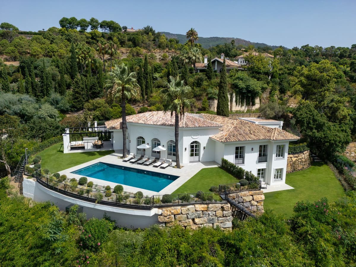 Detached Villa in La Zagaleta — photo 1 of 10