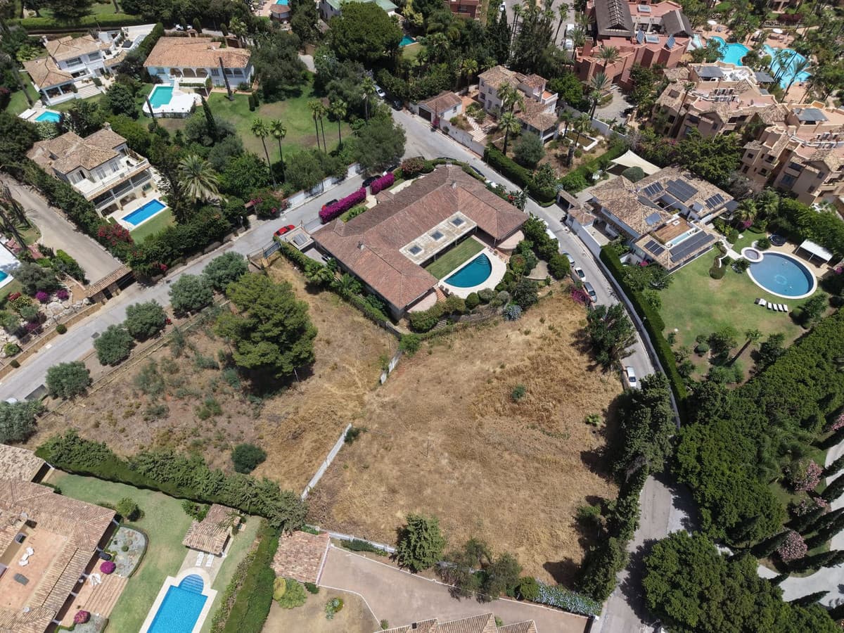Residential Plot in Nagüeles — photo 6 of 7