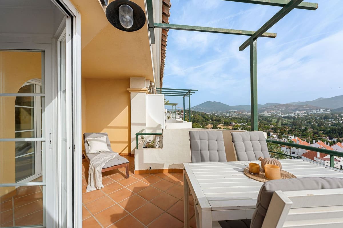 Middle Floor Apartment in Nueva Andalucía — photo 10 of 10