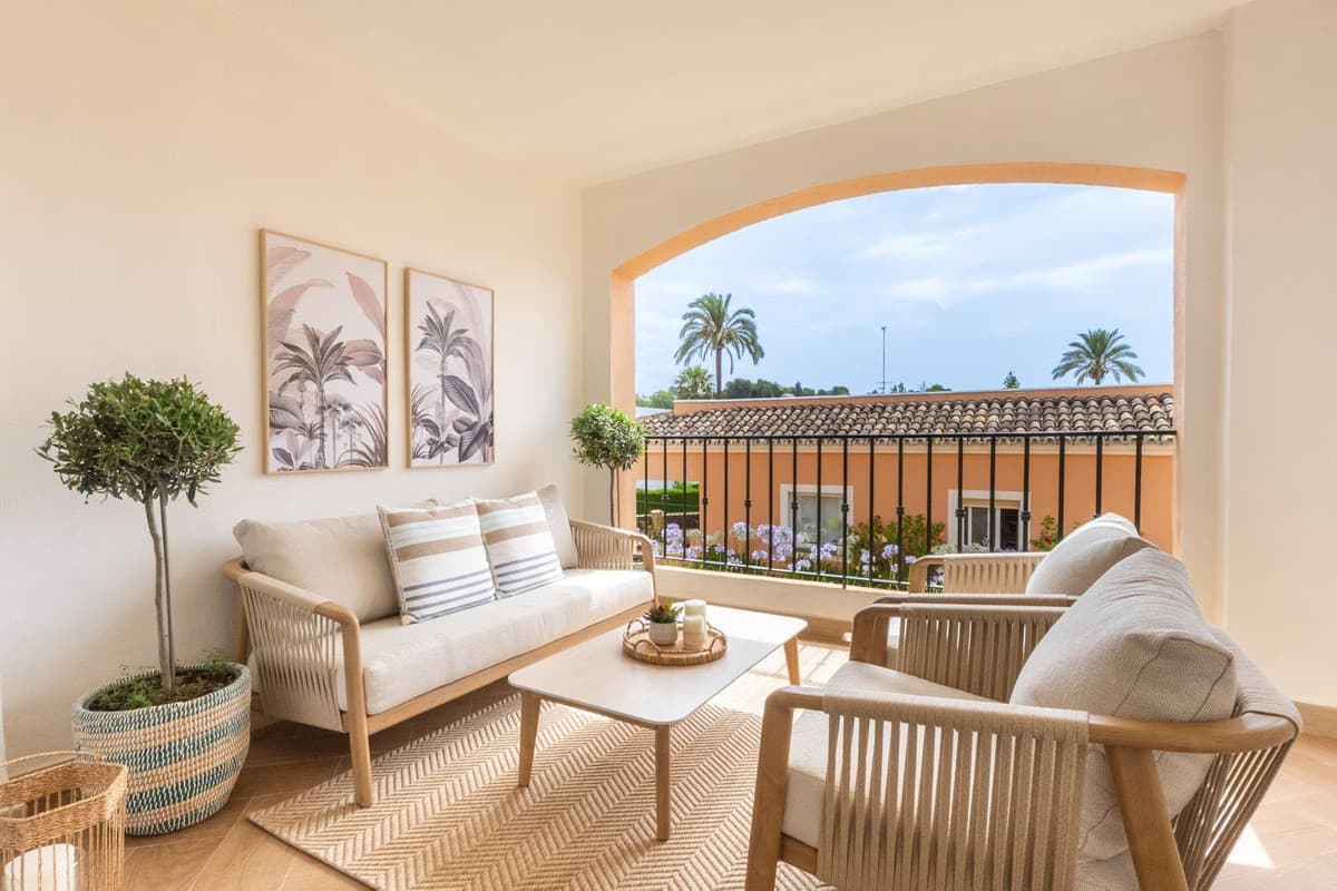 Middle Floor Apartment in Nueva Andalucía — photo 1 of 10