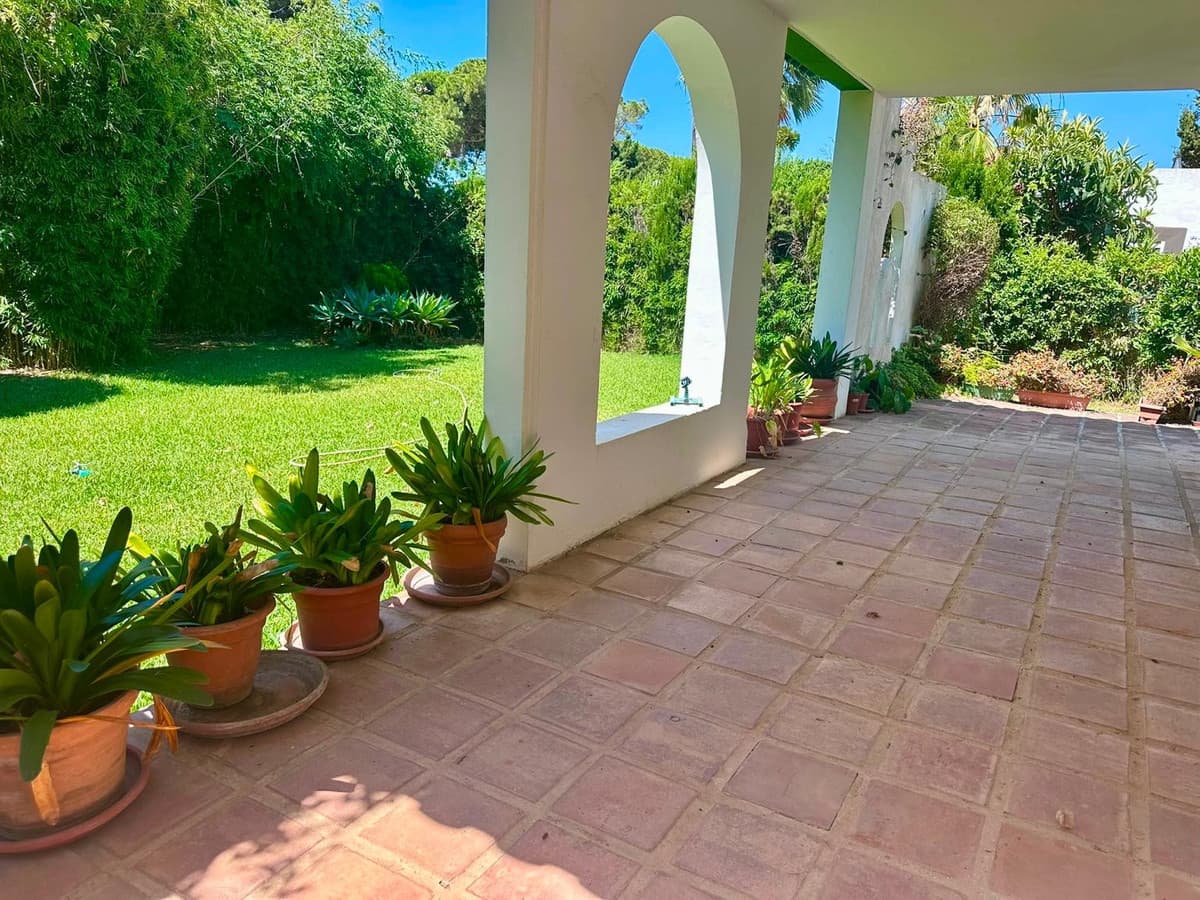 Detached Villa in Artola — photo 9 of 10
