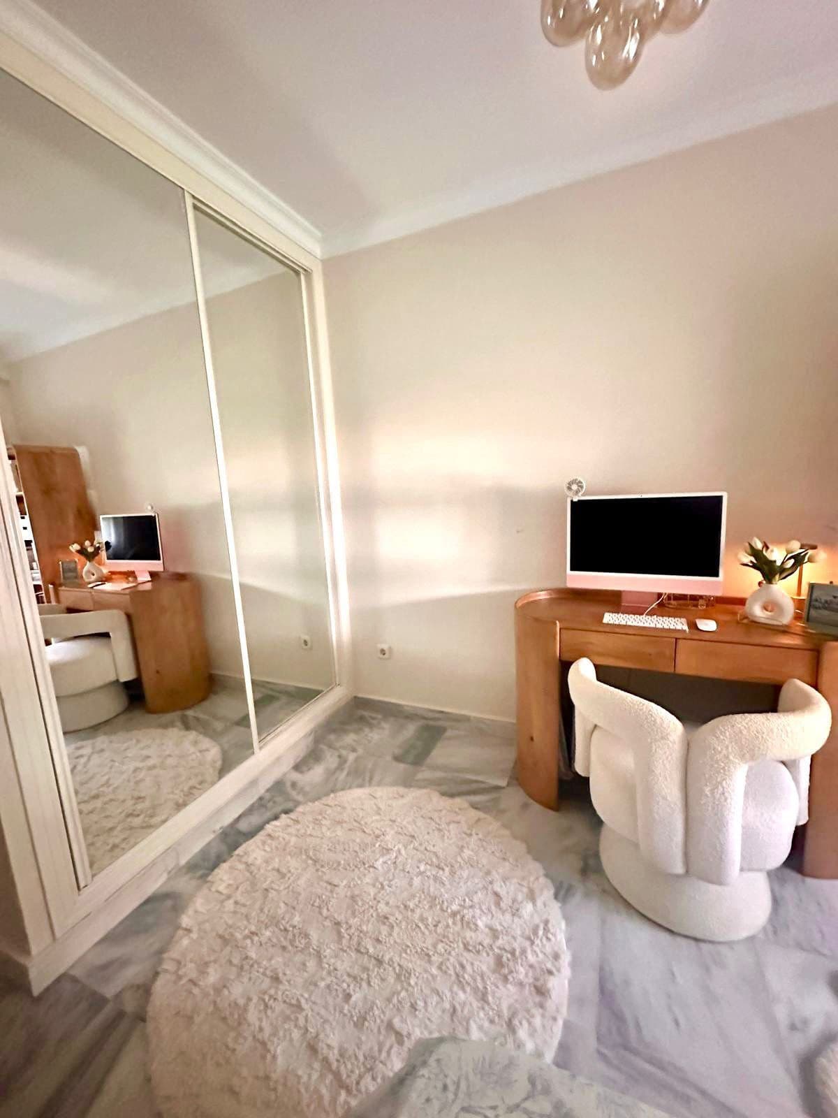 Middle Floor Apartment in Nueva Andalucía — photo 8 of 10