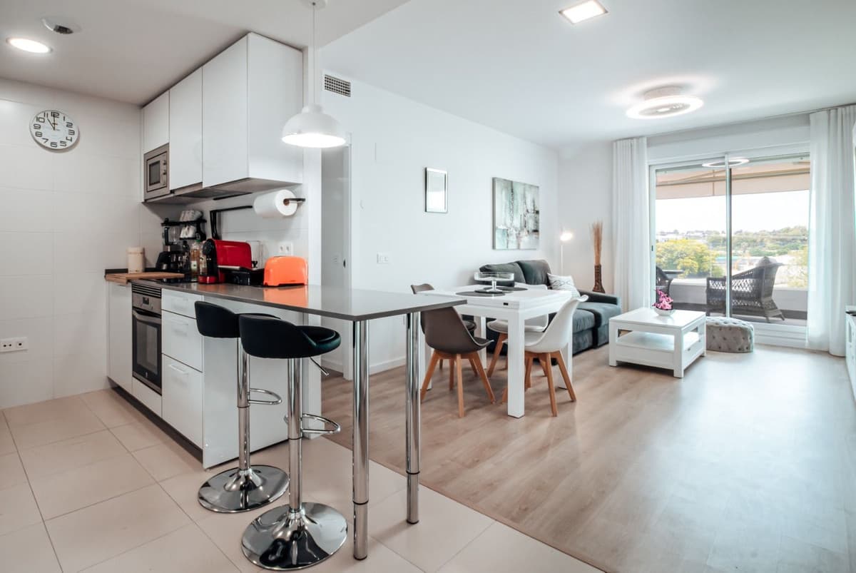 Middle Floor Apartment in Nueva Andalucía — photo 1 of 10