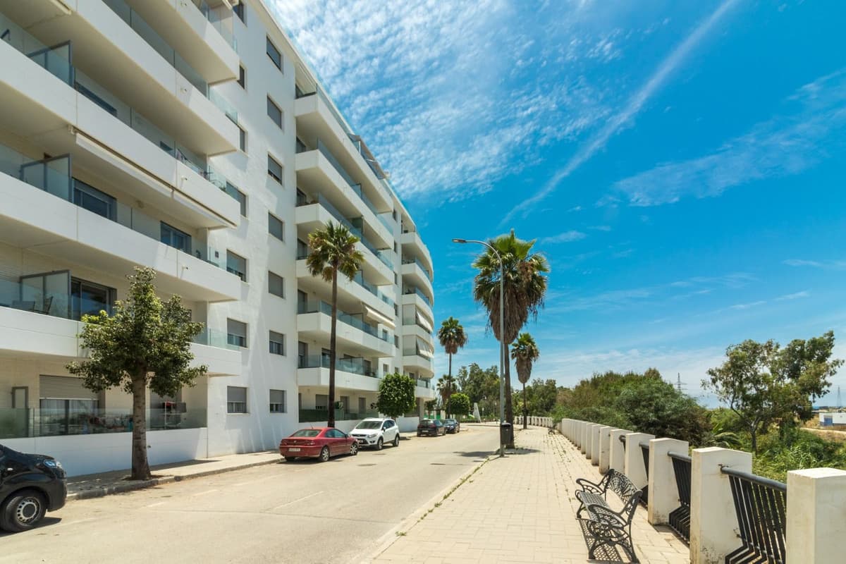 Middle Floor Apartment in Nueva Andalucía — photo 6 of 10