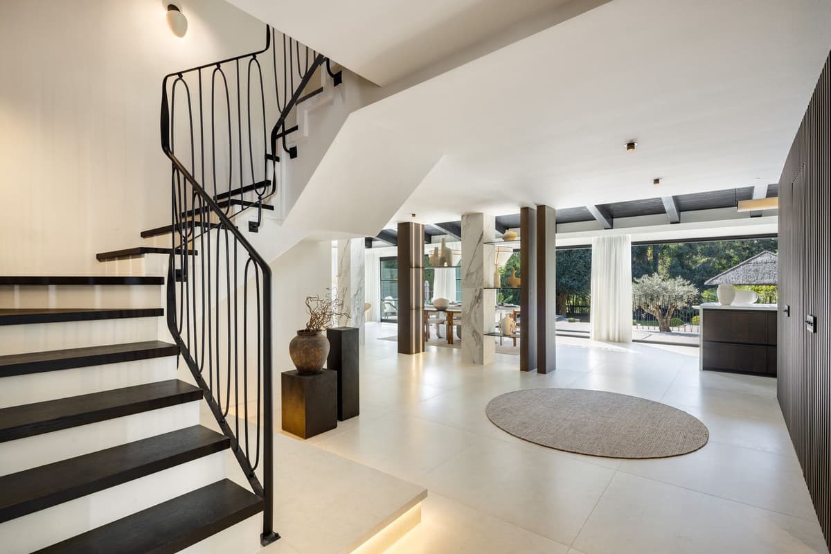 Detached Villa in Nueva Andalucía — photo 3 of 10