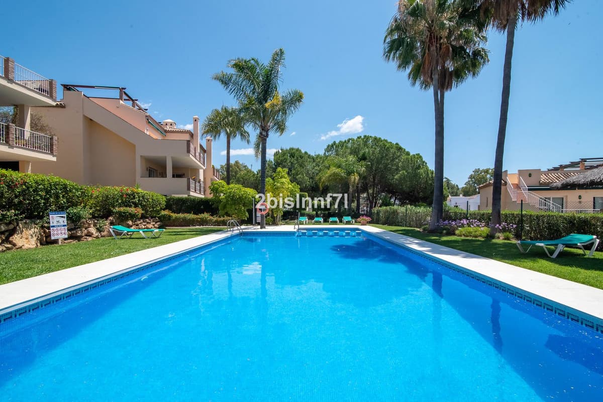 Middle Floor Apartment in Nueva Andalucía — photo 1 of 10