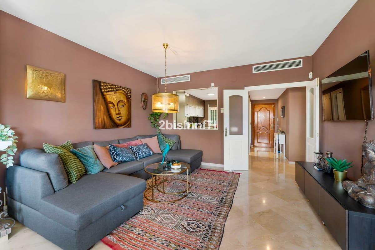 Middle Floor Apartment in Nueva Andalucía — photo 3 of 10