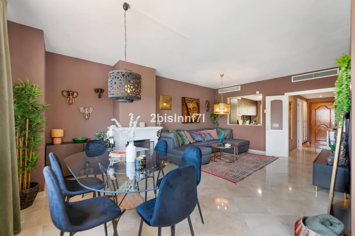 Middle Floor Apartment in Nueva Andalucía — photo 4 of 10