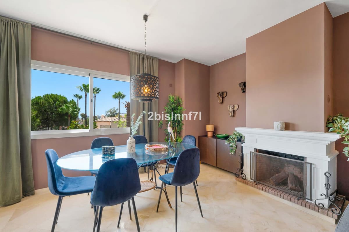 Middle Floor Apartment in Nueva Andalucía — photo 5 of 10