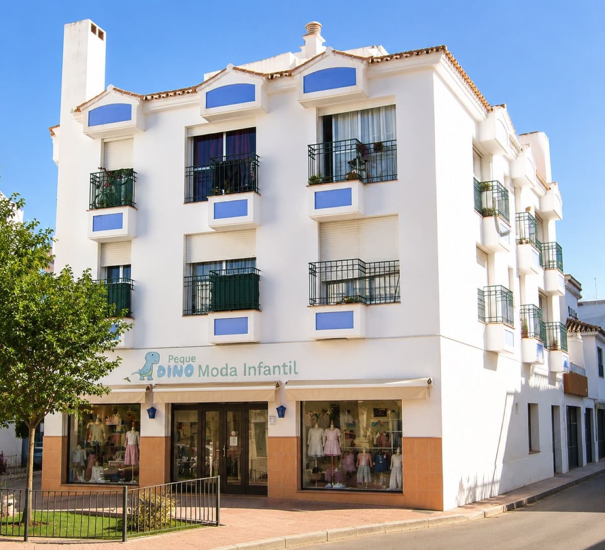 Middle Floor Apartment in San Pedro de Alcántara — photo 1 of 10