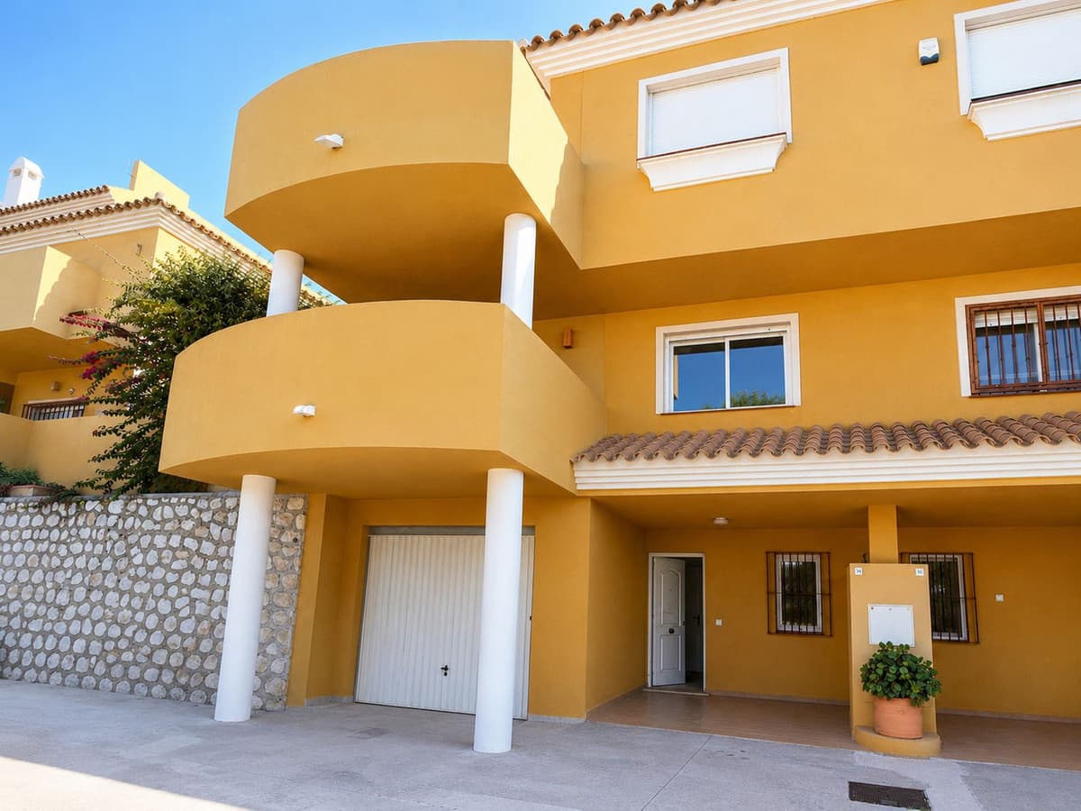 Semi-Detached House in Mijas — photo 1 of 10