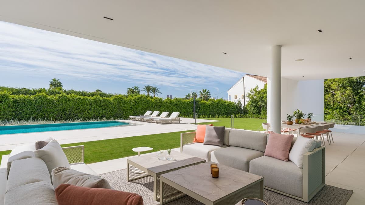 Detached Villa in The Golden Mile — photo 2 of 10