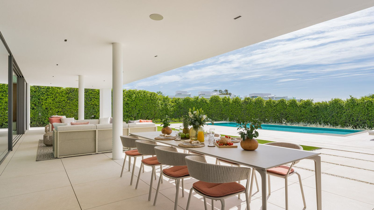 Detached Villa in The Golden Mile — photo 3 of 10