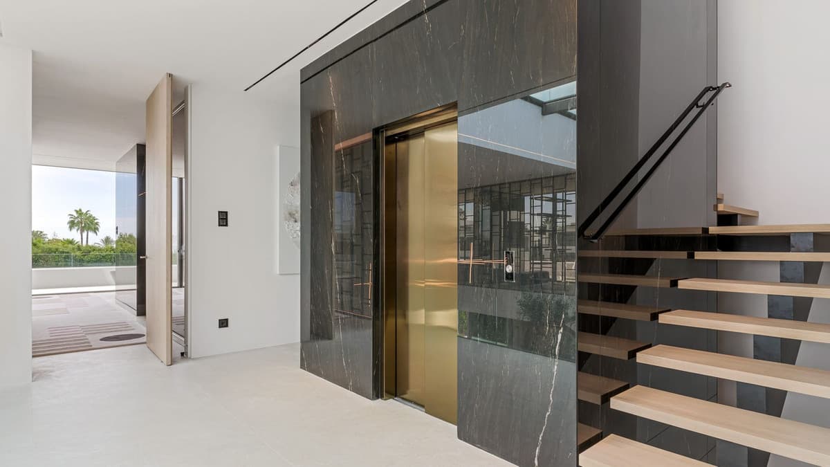 Detached Villa in The Golden Mile — photo 7 of 10