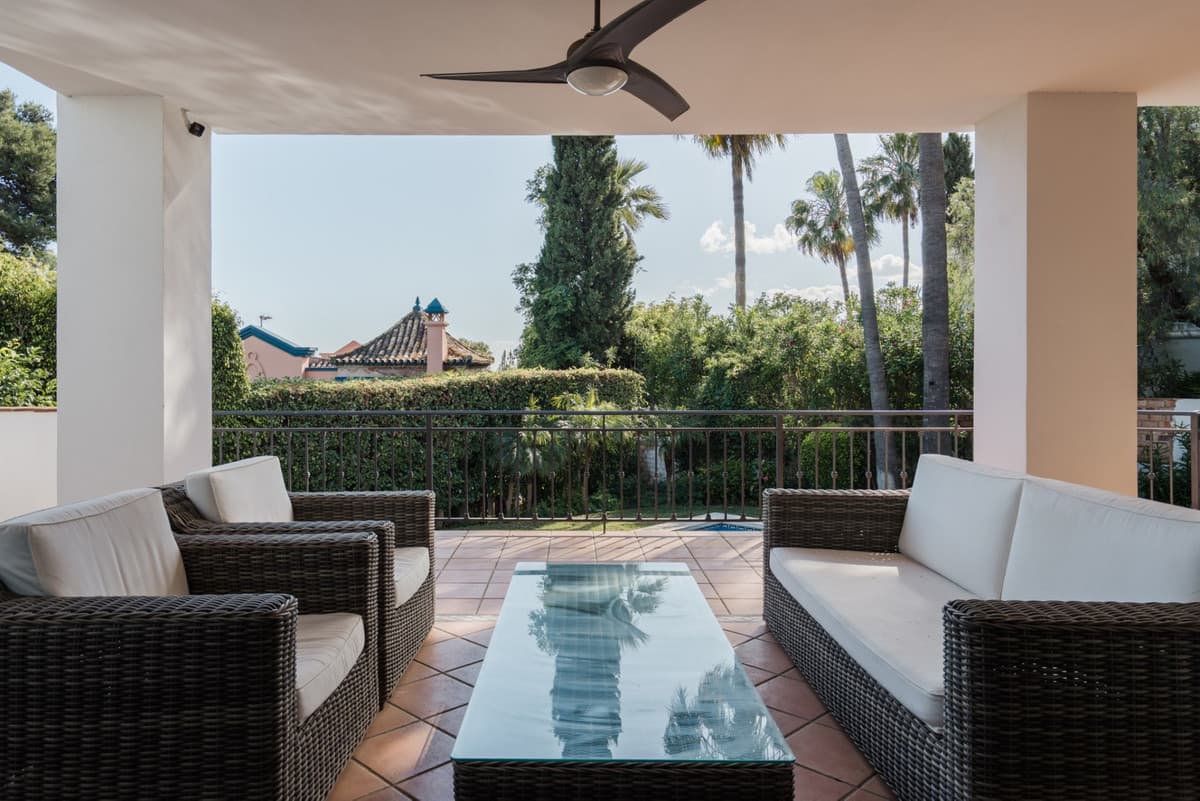Detached Villa in El Rosario — photo 3 of 10
