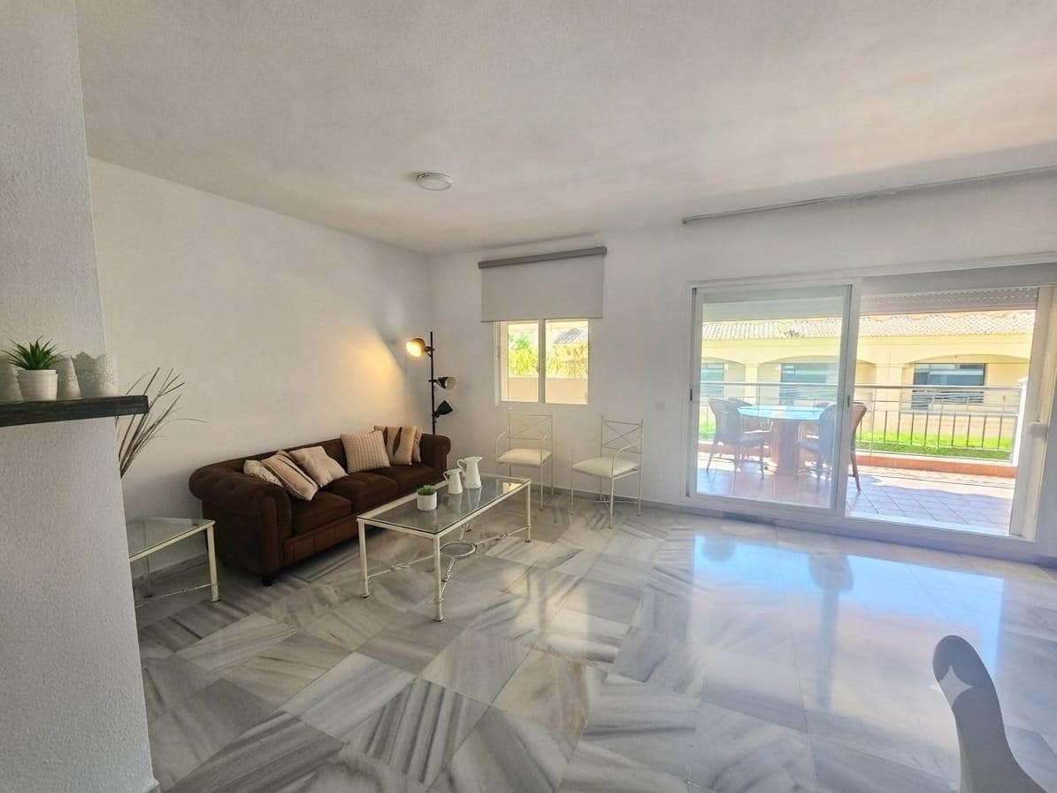 Middle Floor Apartment in Torrequebrada — photo 4 of 10