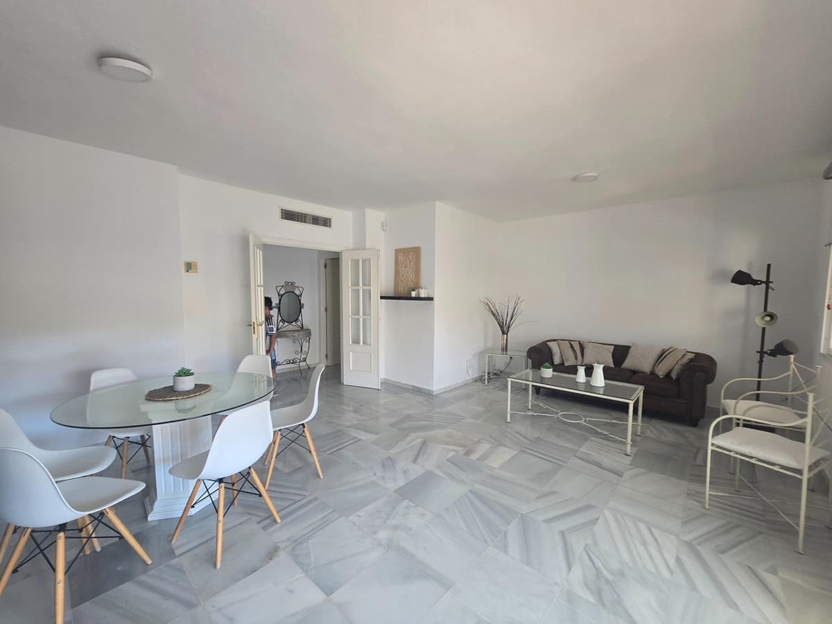Middle Floor Apartment in Torrequebrada — photo 6 of 10