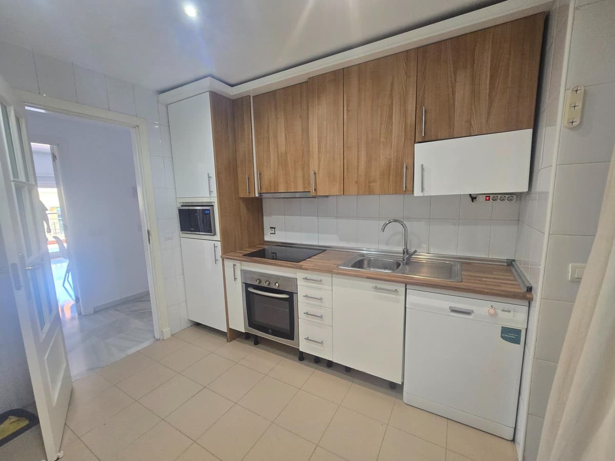 Middle Floor Apartment in Torrequebrada — photo 8 of 10