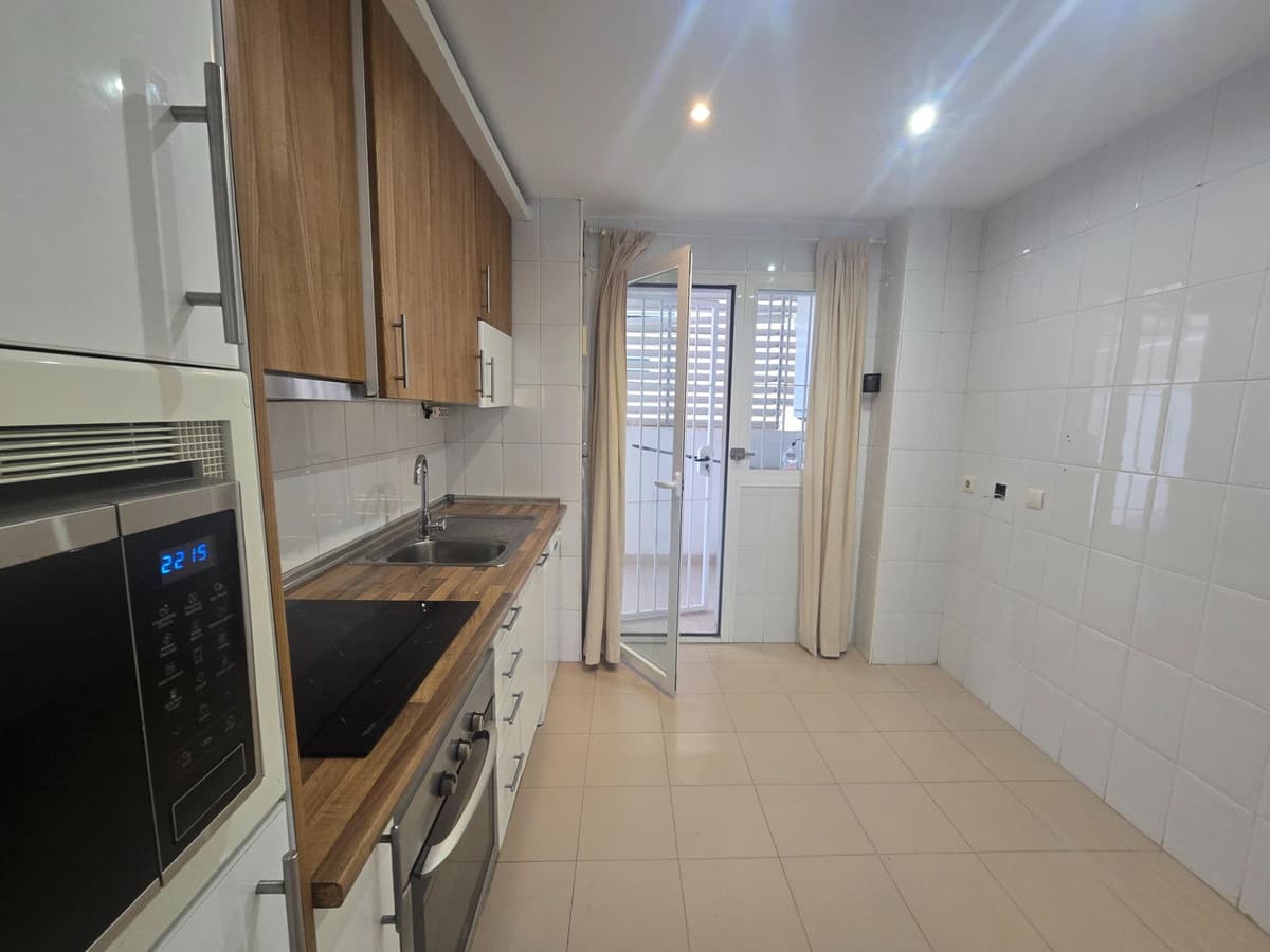 Middle Floor Apartment in Torrequebrada — photo 9 of 10