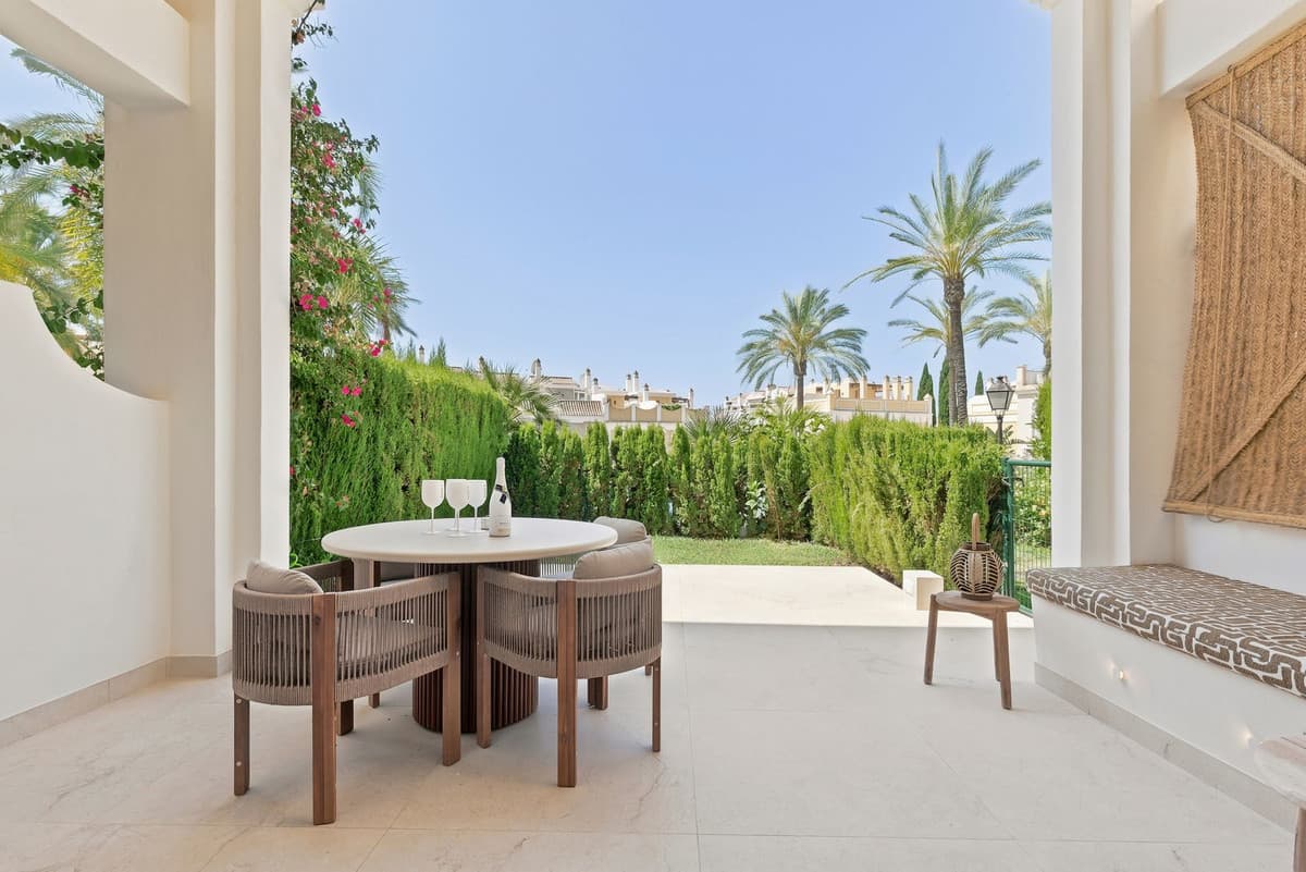 Townhouse in Bahía de Marbella — photo 3 of 10